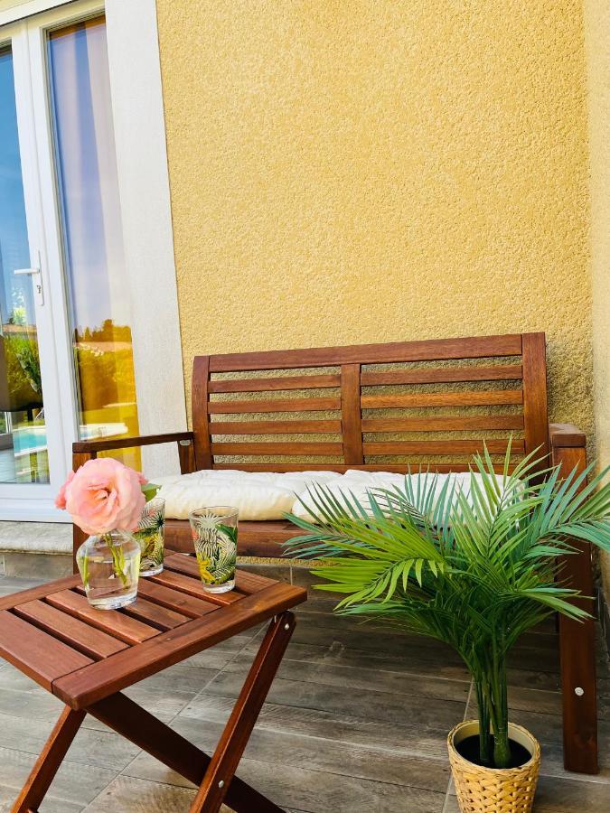 Hotel Un Coin Tropical En Provence ! LʼIsle-sur-la-Sorgue Exterior foto